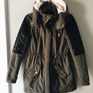 Spring jacket with leather shoulder detail